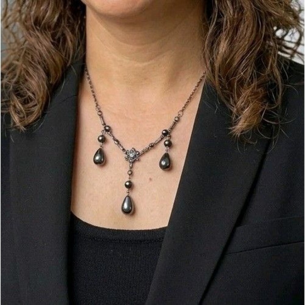 Vintage Gunmetal Black Glass Teardrop Festoon Lavalier Drop Necklace Gothic